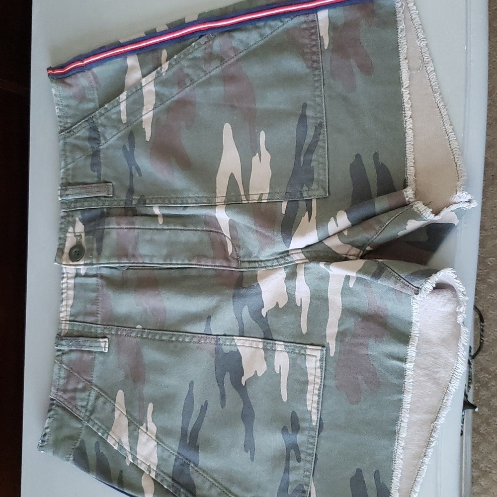 GAP button fly super high waisted camo utility shorts - Picture 3 of 10